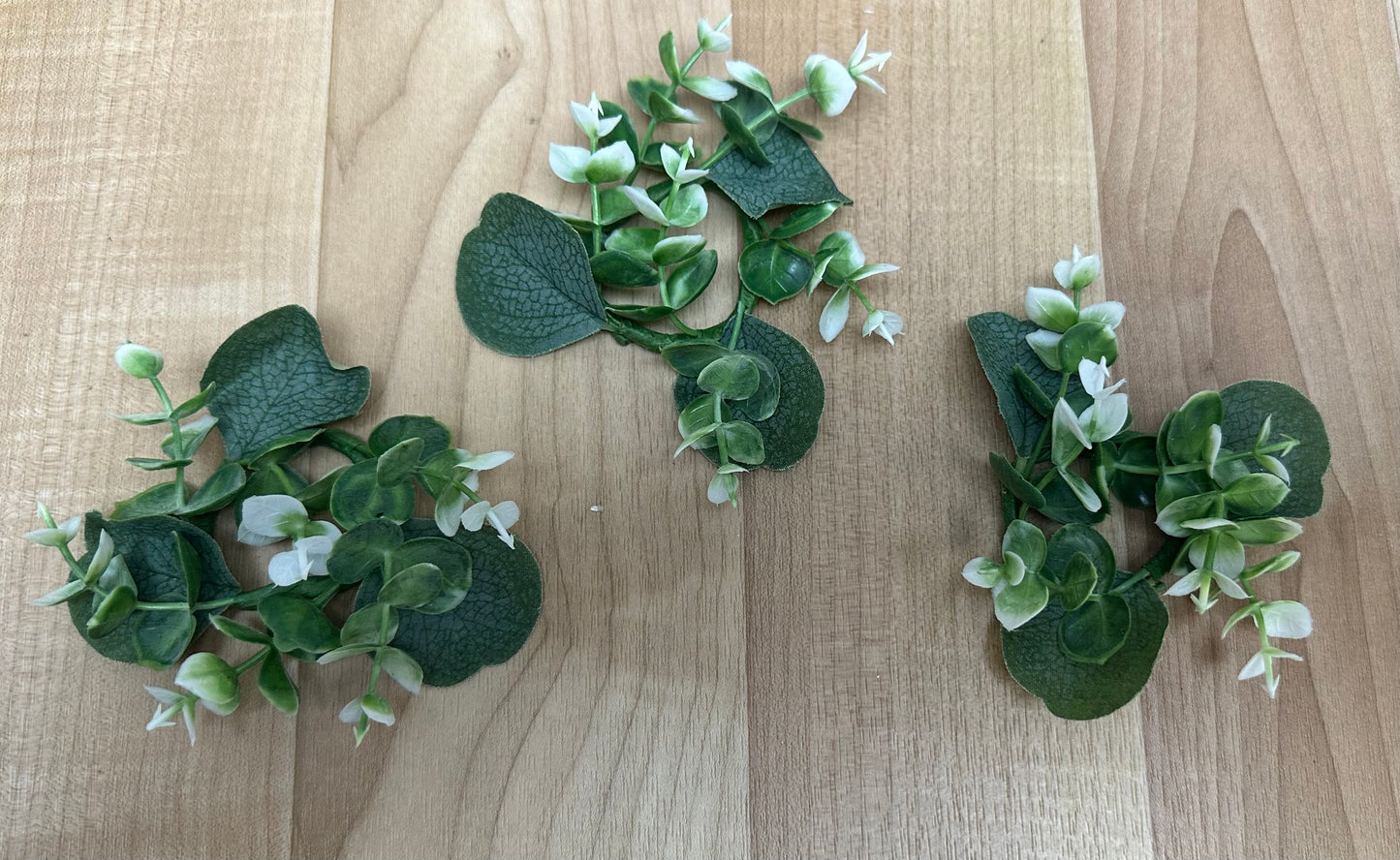 Set of three green mini wreaths