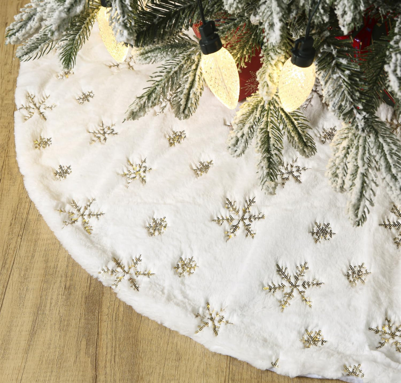 Masnest 48 Inch Faux Fur Christmas Tree Skirt,White Plush Golden Sequin Snowflake Xmas Christmas Tree Skirt (Golden, 48 inch)