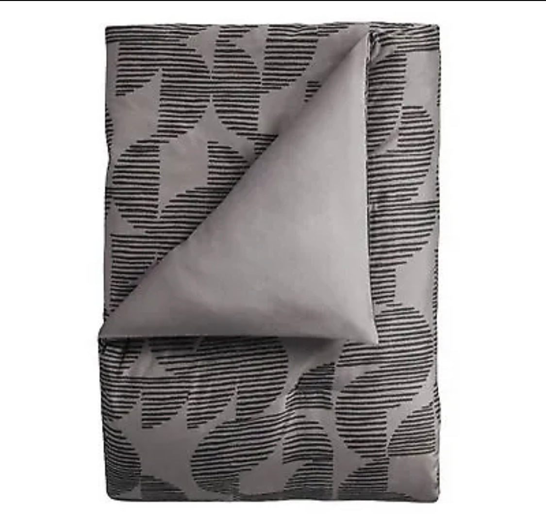 Room Essentials 5pc Full/Queen Geo Reversible Comforter Set with Throw Black/Gray