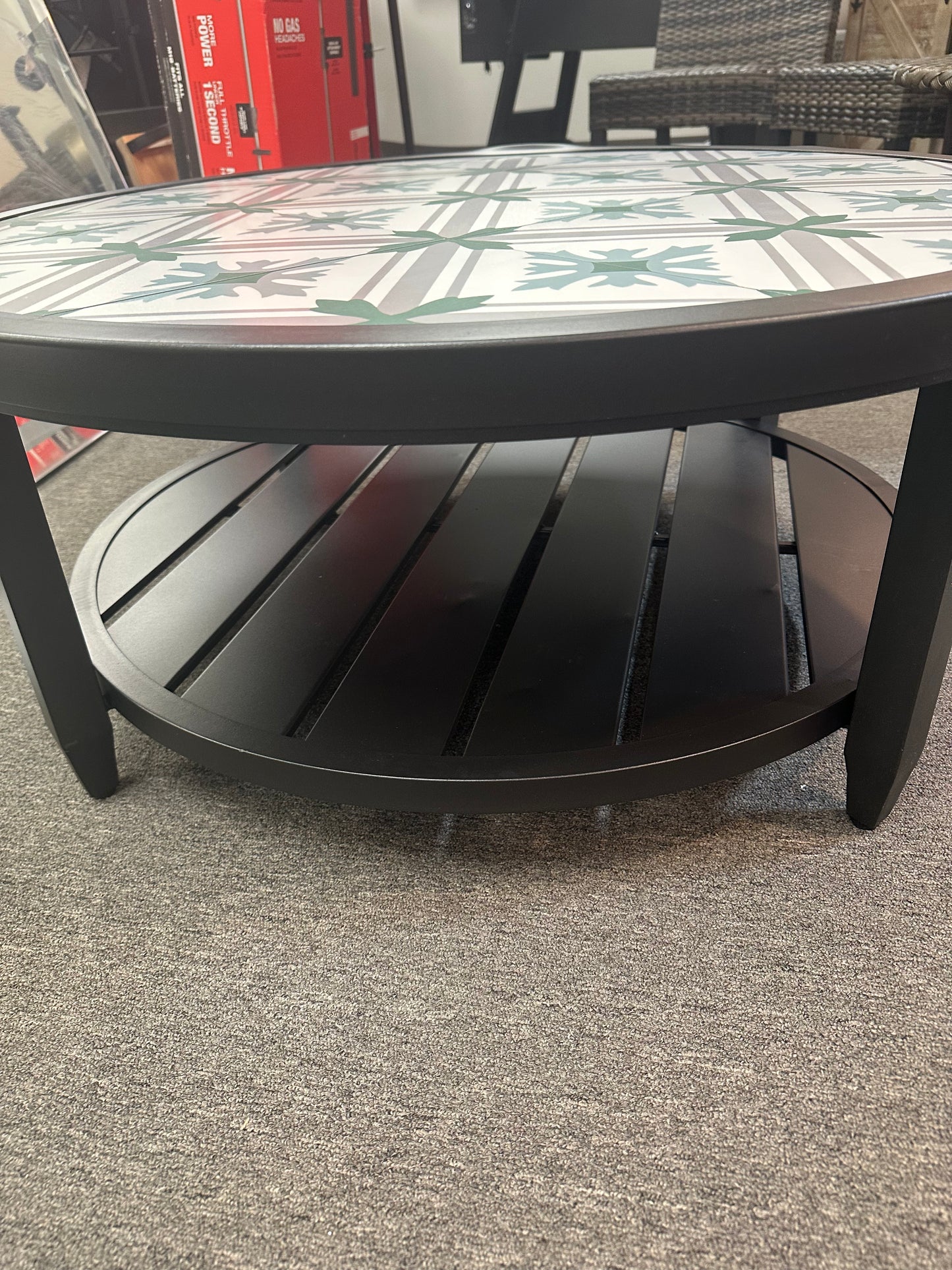 Ellington heavy duty round steel outdoor coffee table with ceramic tile top**assembled! READ DESCRIPTION